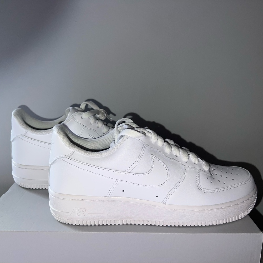 Womens Air Force 1 ‘07 size 9 NIKE white